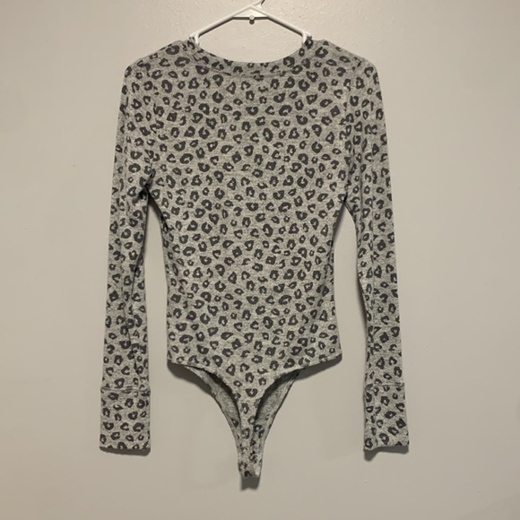 Abercrombie&Fitch Leopard Print Long Sleeve Bodysuit, Size S, Color Gray - Picture 6 of 6